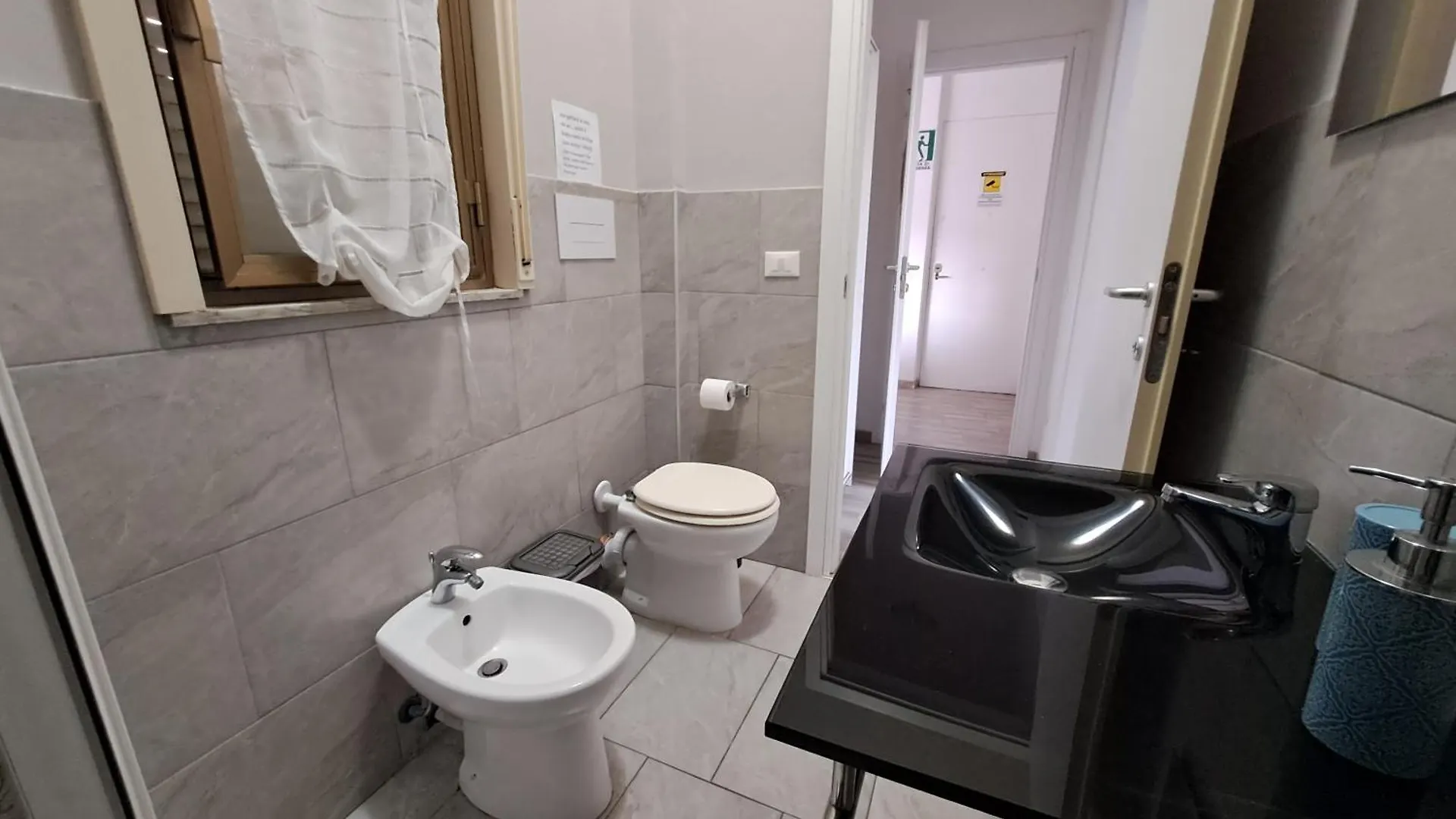 Bedroom La Stazione Palermo 0*,
