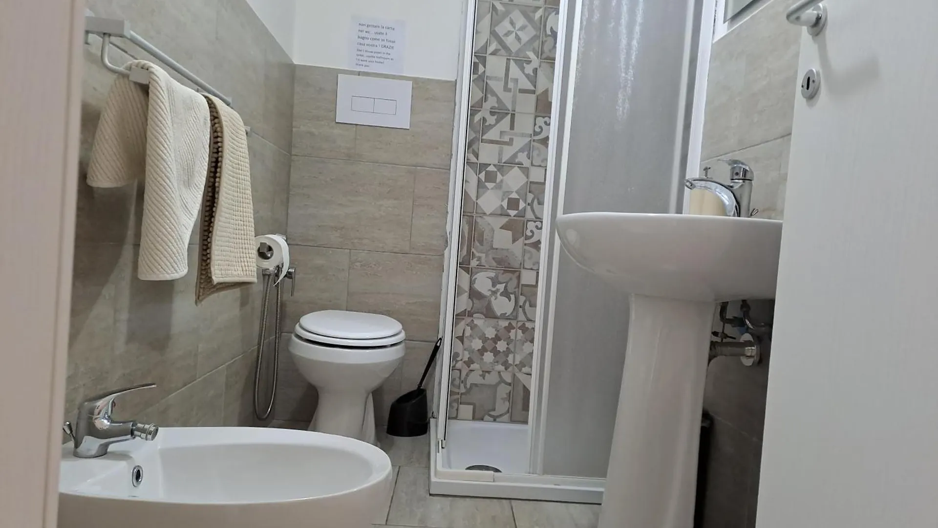 Bedroom La Stazione Palermo Italia